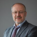 Почему в 2025 году искусственный интеллект становится обязательным навыком для каждого профессионала